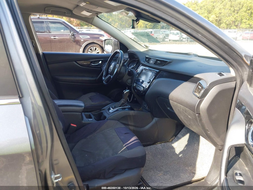 2019 Nissan Rogue Sport SV photo 5