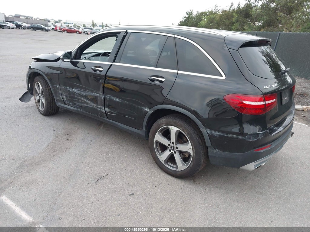 2019 Mercedes-Benz GLC 300 photo 3