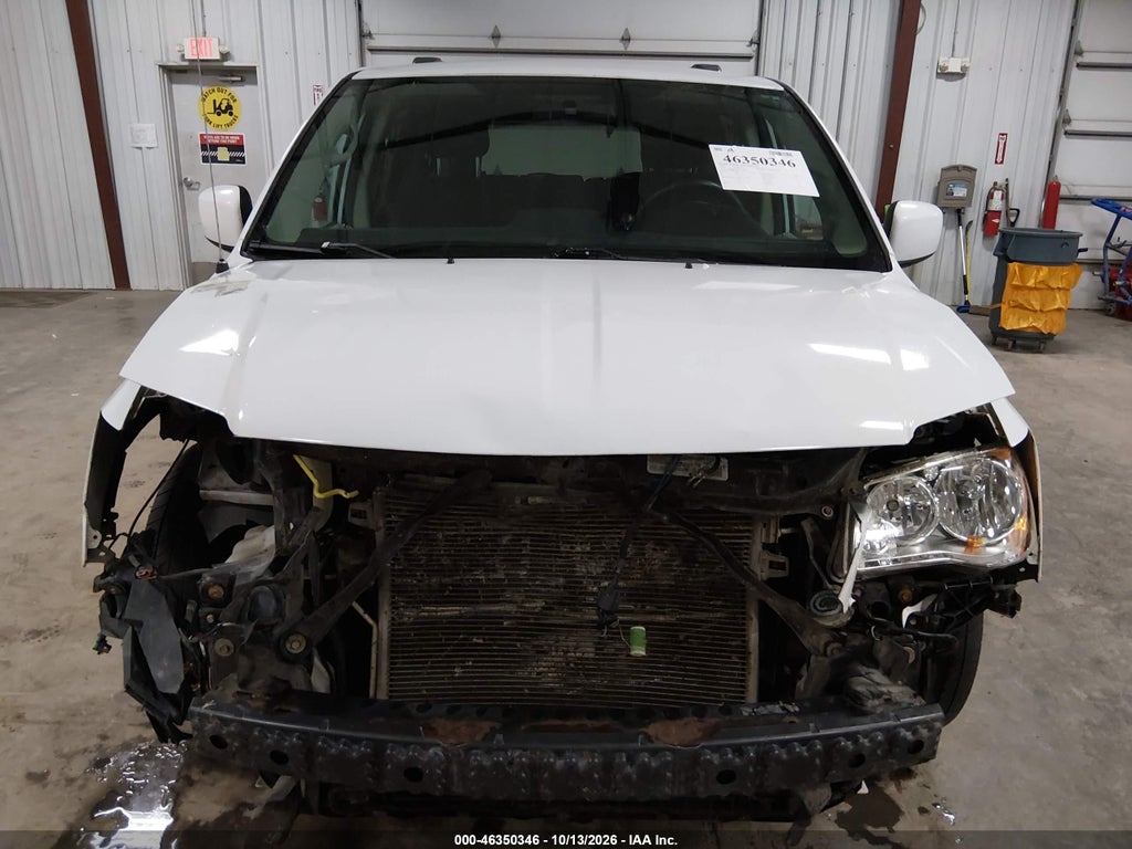 2014 Dodge Grand Caravan SXT photo 6