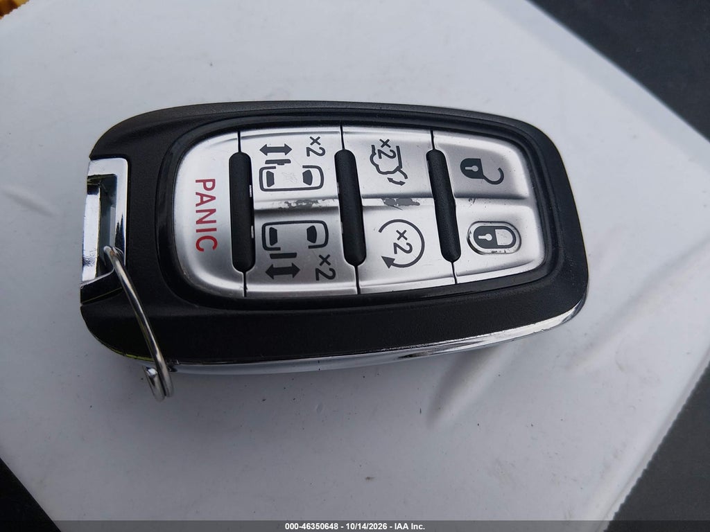 2025 Chrysler Pacifica Select photo 11