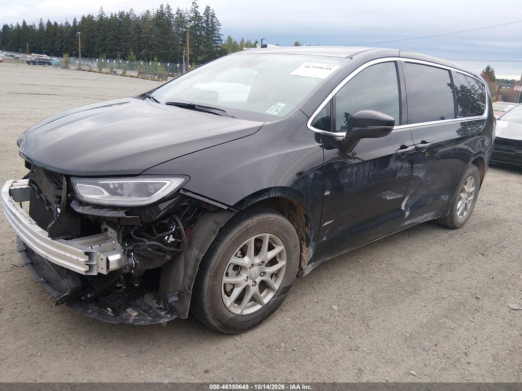2025 Chrysler Pacifica Select photo 2
