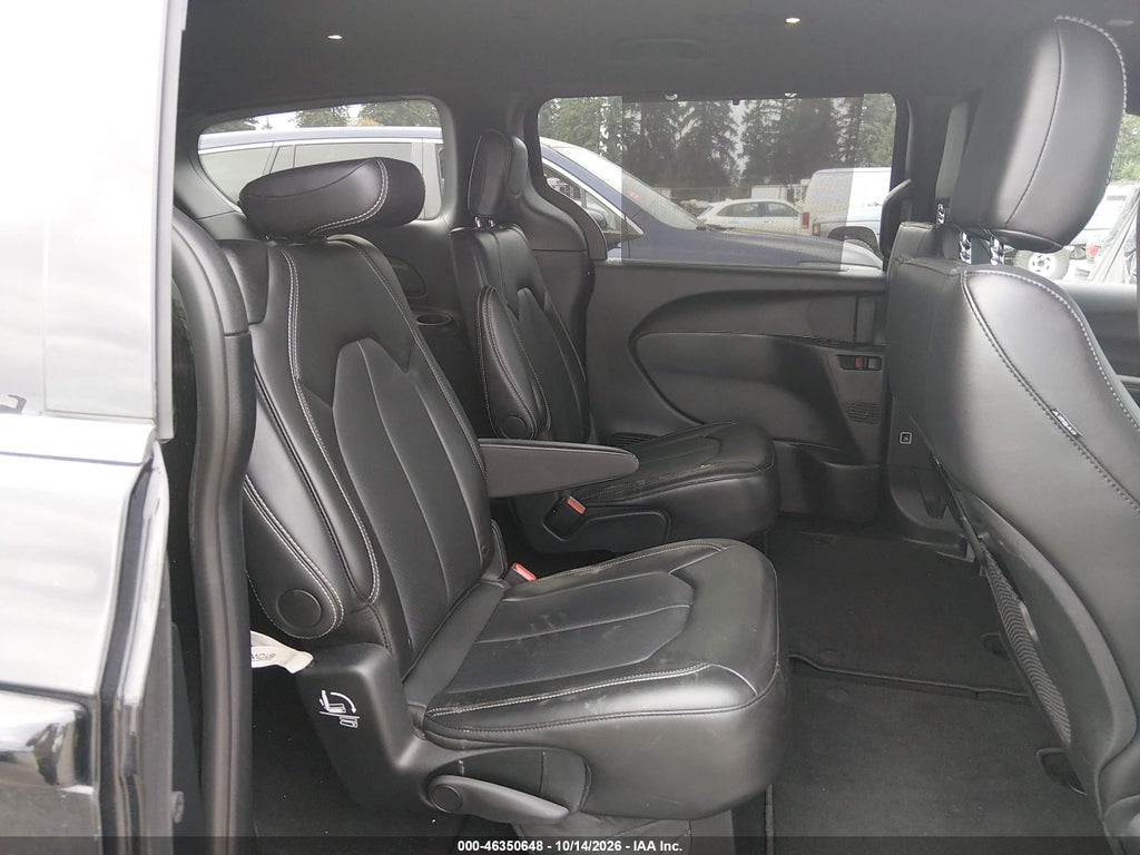 2025 Chrysler Pacifica Select photo 8