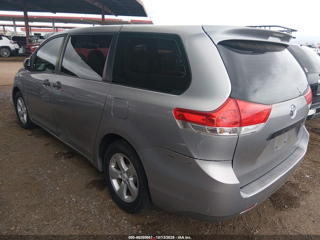 2011 Toyota Sienna Base V6 photo 3