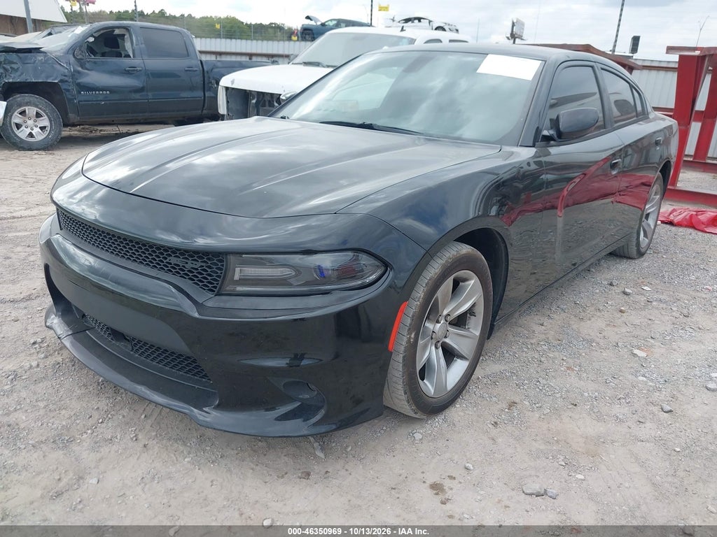 2017 Dodge Charger SXT RWD photo 2
