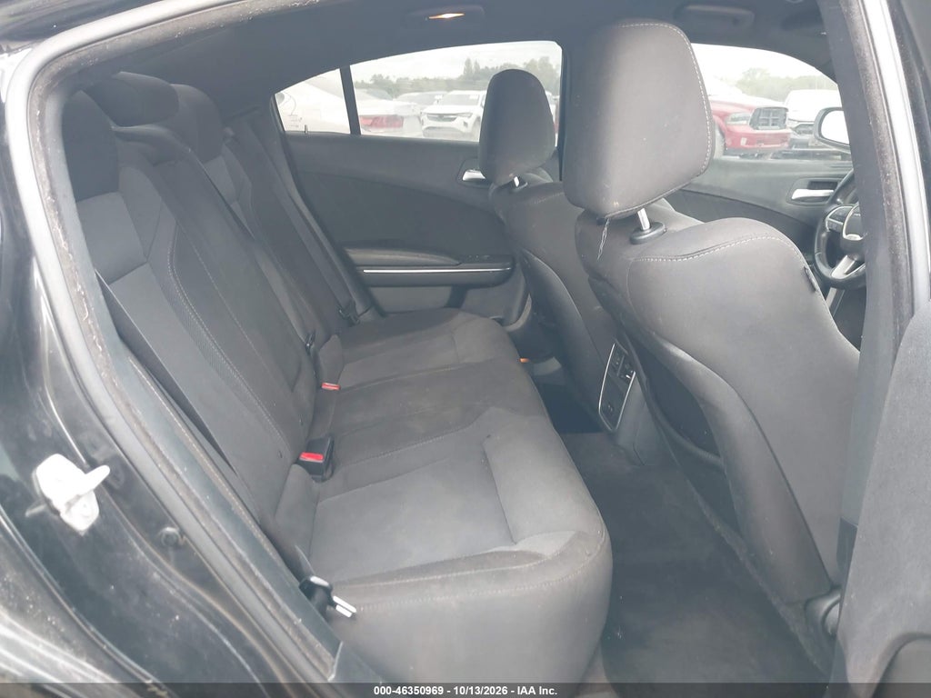 2017 Dodge Charger SXT RWD photo 8