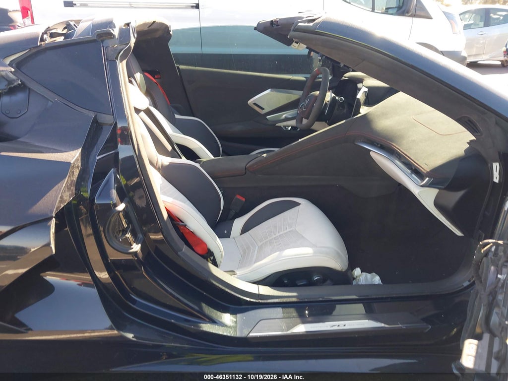 2023 Chevrolet Corvette Stingray RWD 3LT photo 5