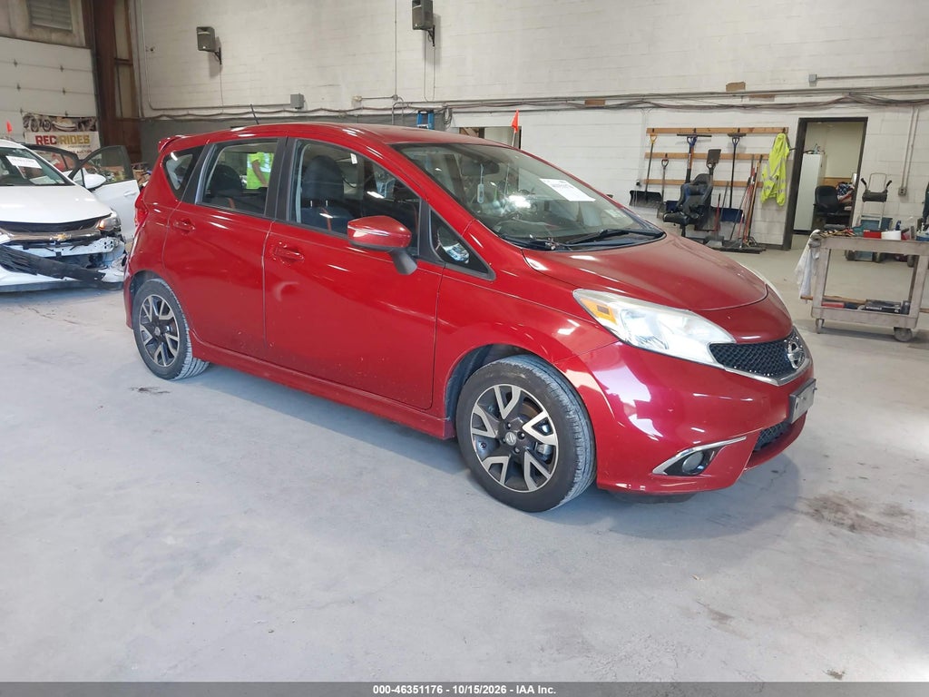 2015 Nissan Versa Note SR photo 1