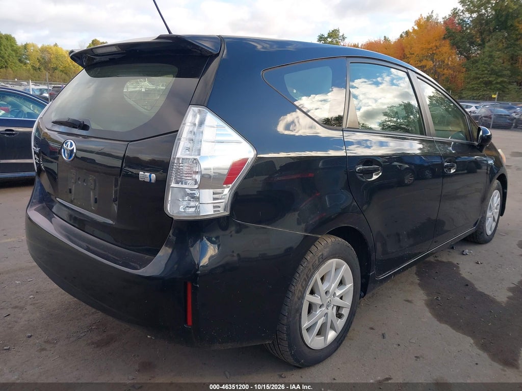 2014 Toyota Prius V Three photo 4