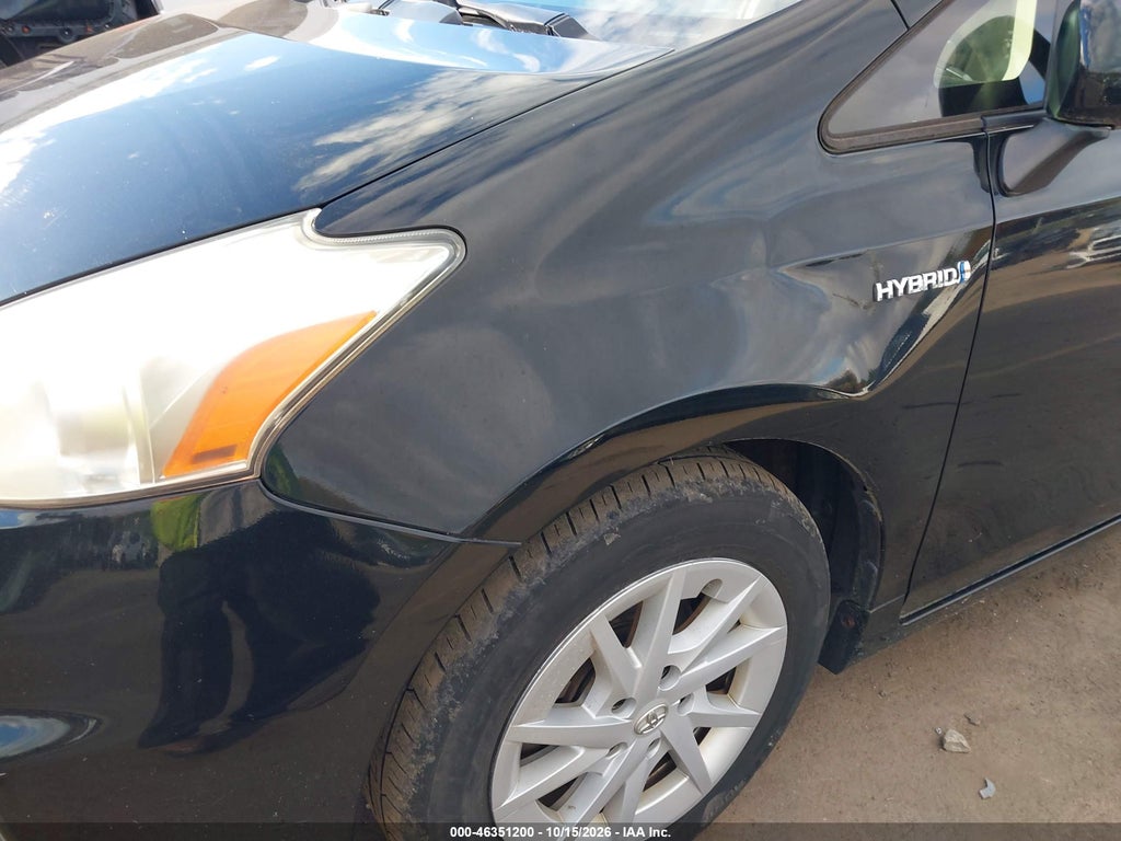 2014 Toyota Prius V Three photo 6