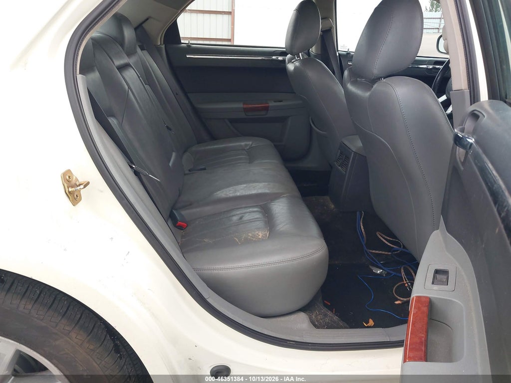 2005 Chrysler 300C photo 8