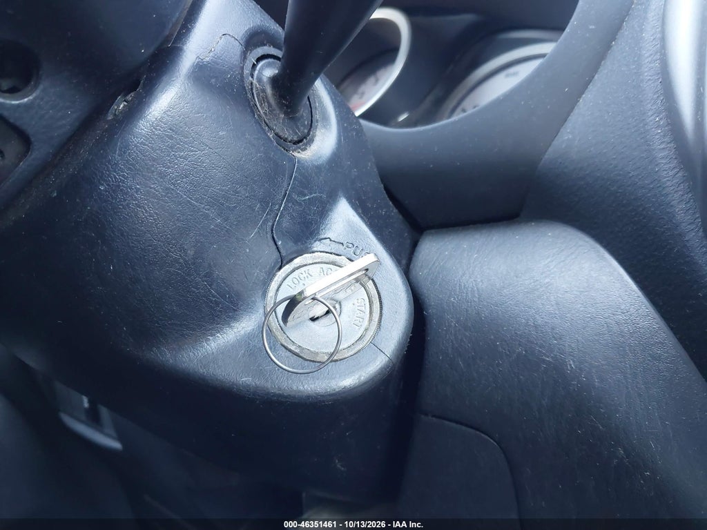 2004 Toyota RAV4 photo 11