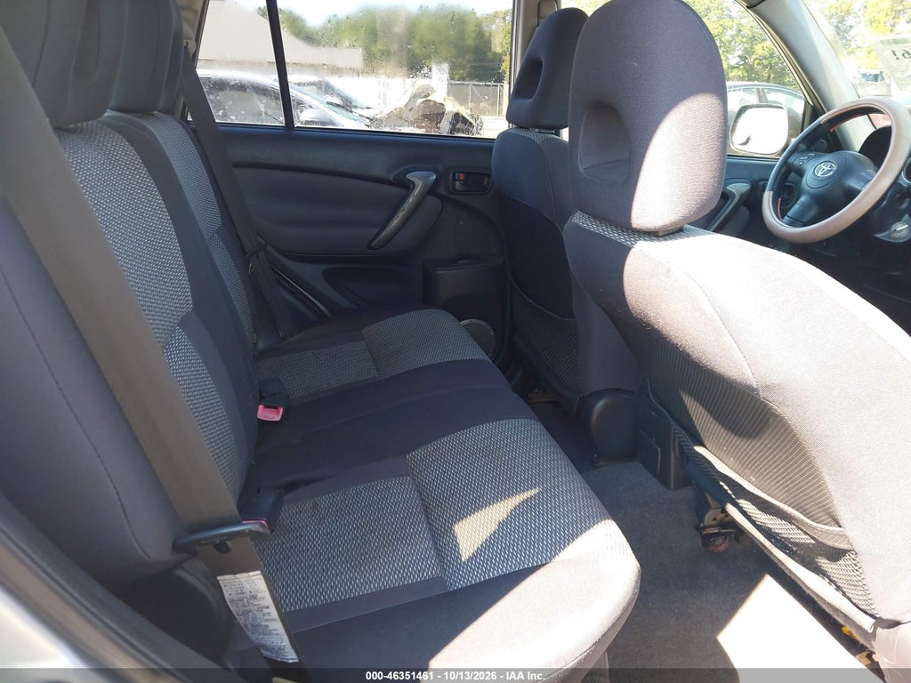 2004 Toyota RAV4 photo 8