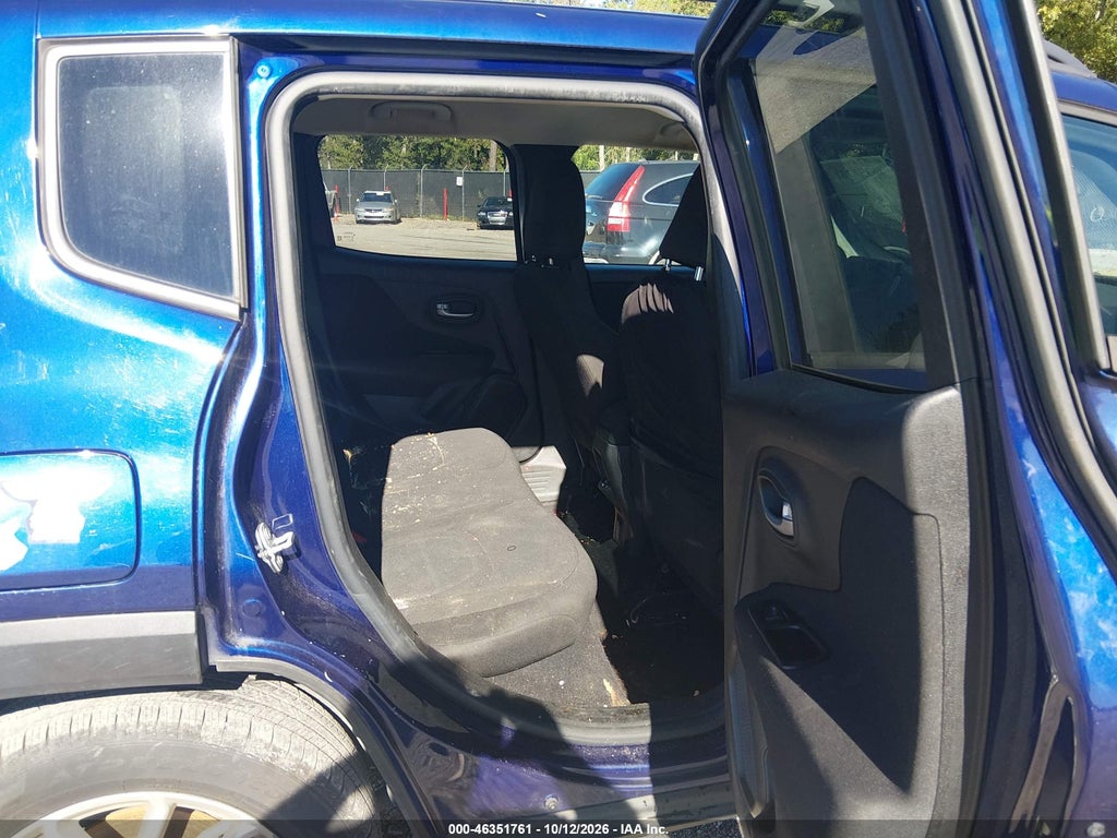 2020 Jeep Renegade Latitude FWD photo 8