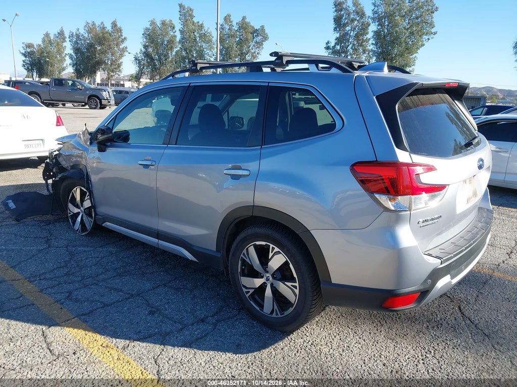 2021 Subaru Forester Touring photo 3
