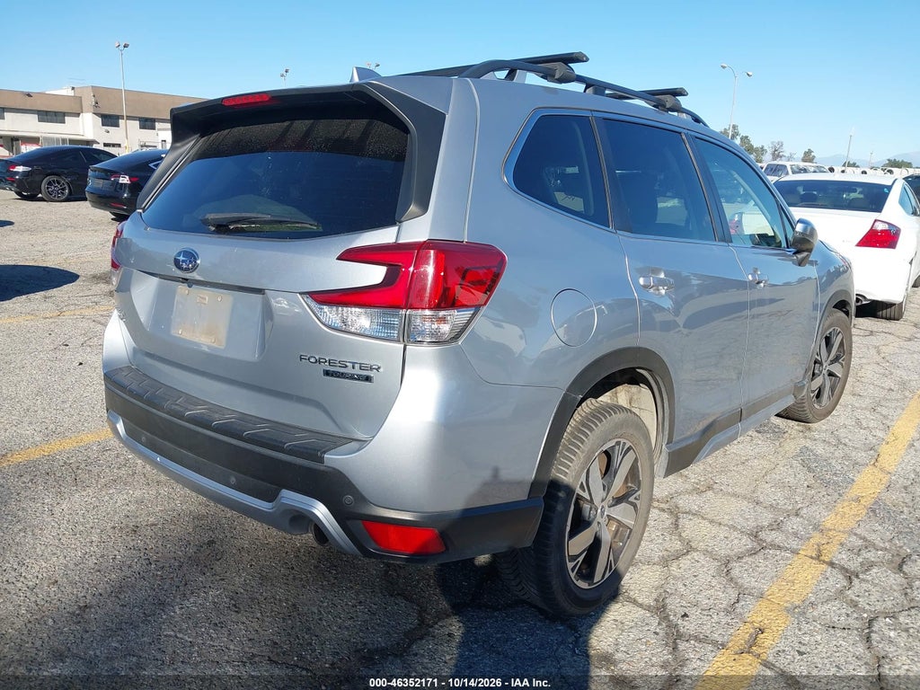 2021 Subaru Forester Touring photo 4