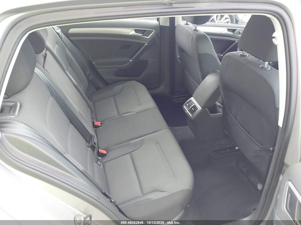 2016 Volkswagen Golf TSI S 4-Door photo 8