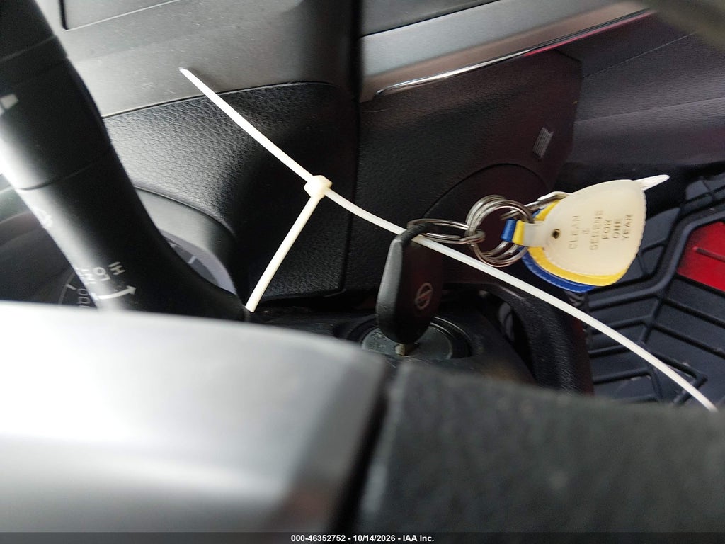 2013 Nissan Sentra S photo 11