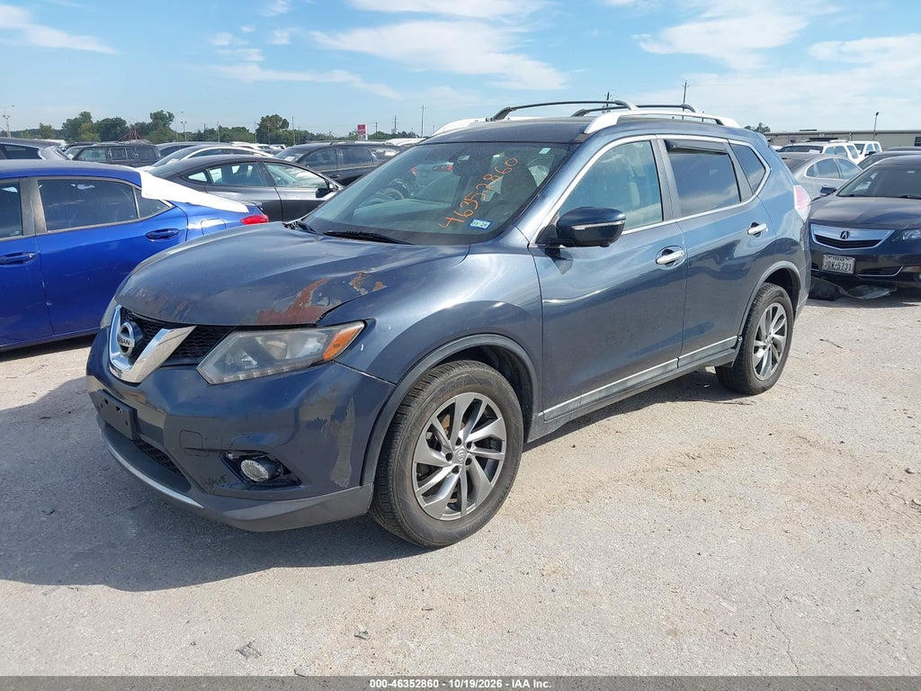 2015 Nissan Rogue SL photo 2
