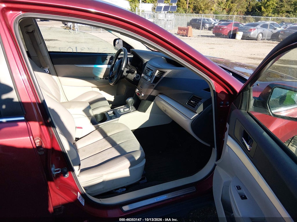 2013 Subaru Outback 2.5I Premium photo 5