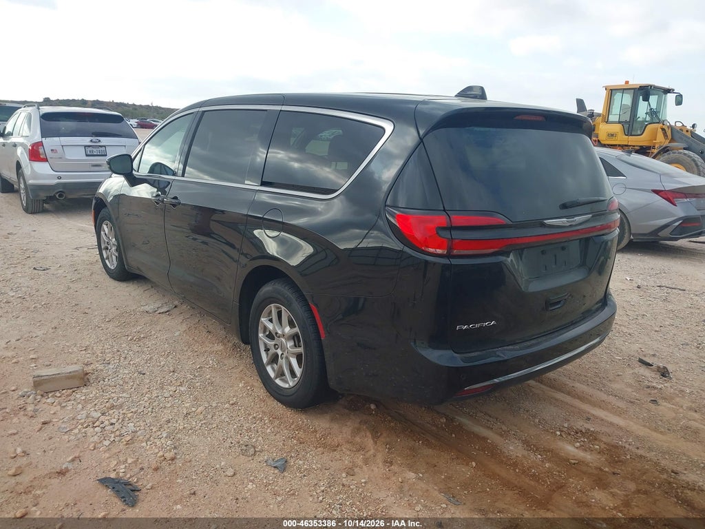 2025 Chrysler Pacifica Select photo 3