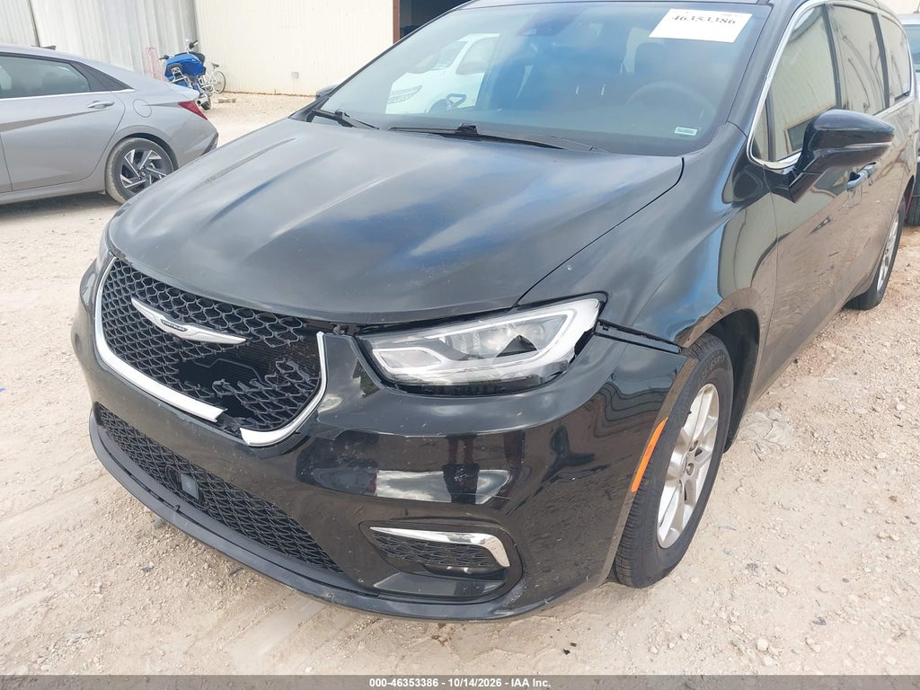 2025 Chrysler Pacifica Select photo 6