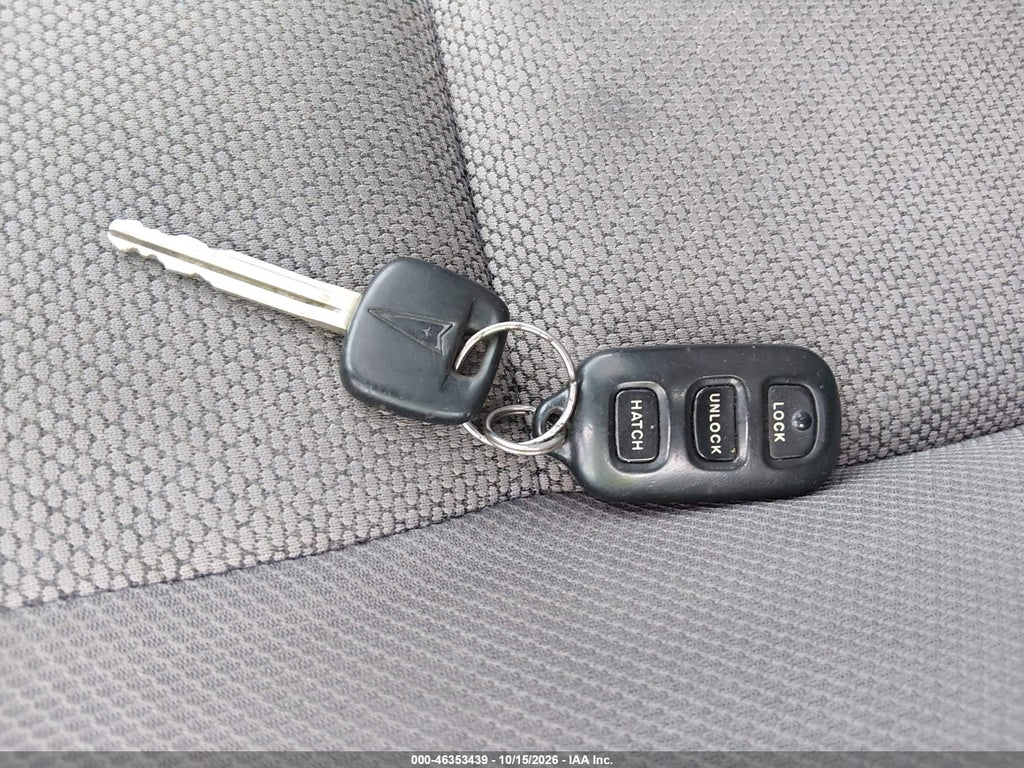 2003 Pontiac Vibe photo 11