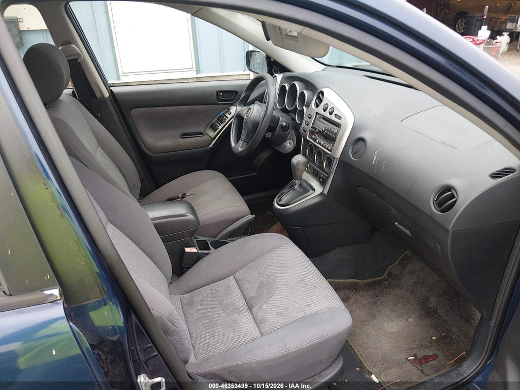 2003 Pontiac Vibe photo 5