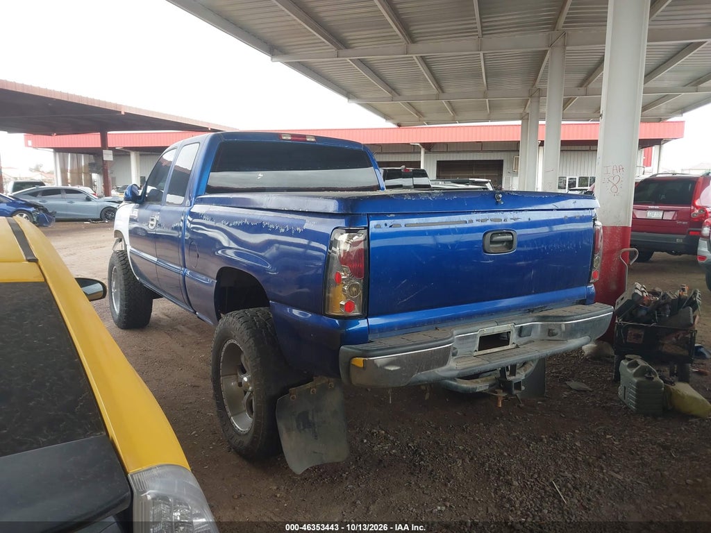 2004 Chevrolet Silverado 1500 LS photo 3