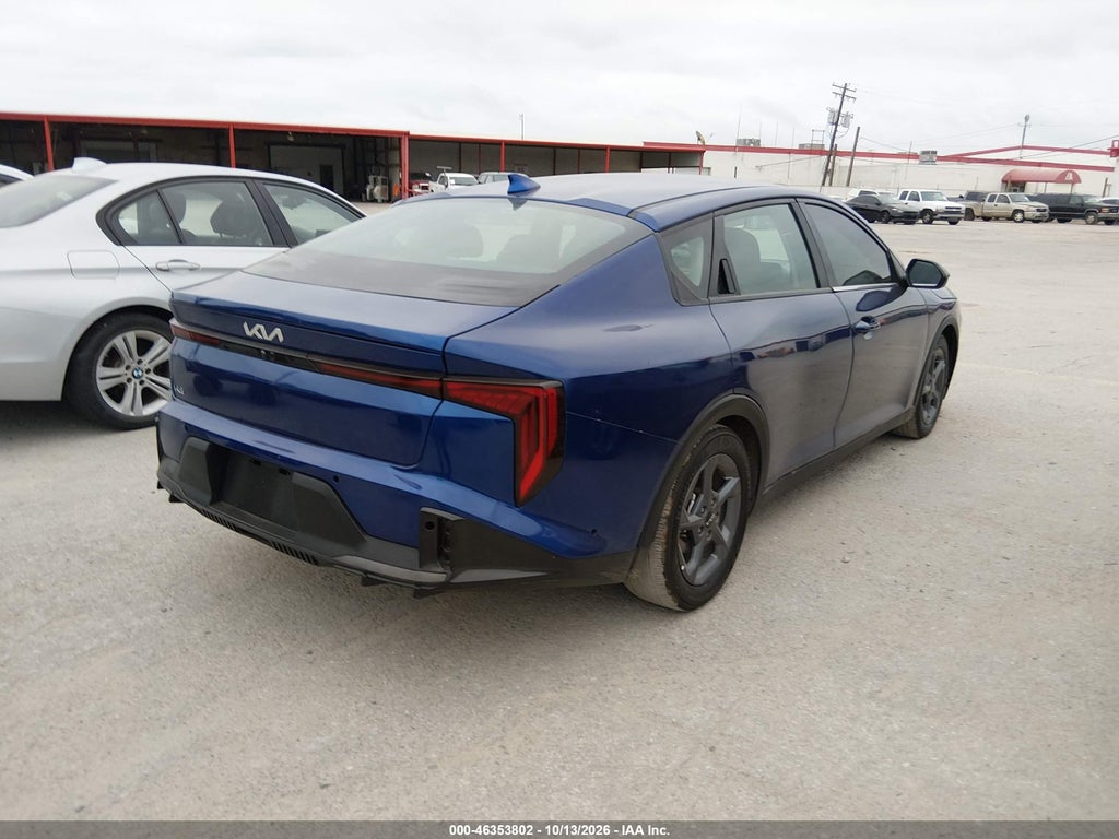 2025 Kia K4 LXS photo 4
