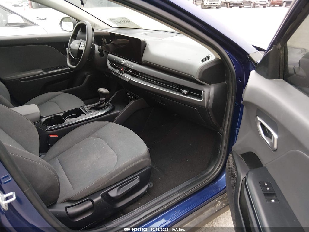 2025 Kia K4 LXS photo 5