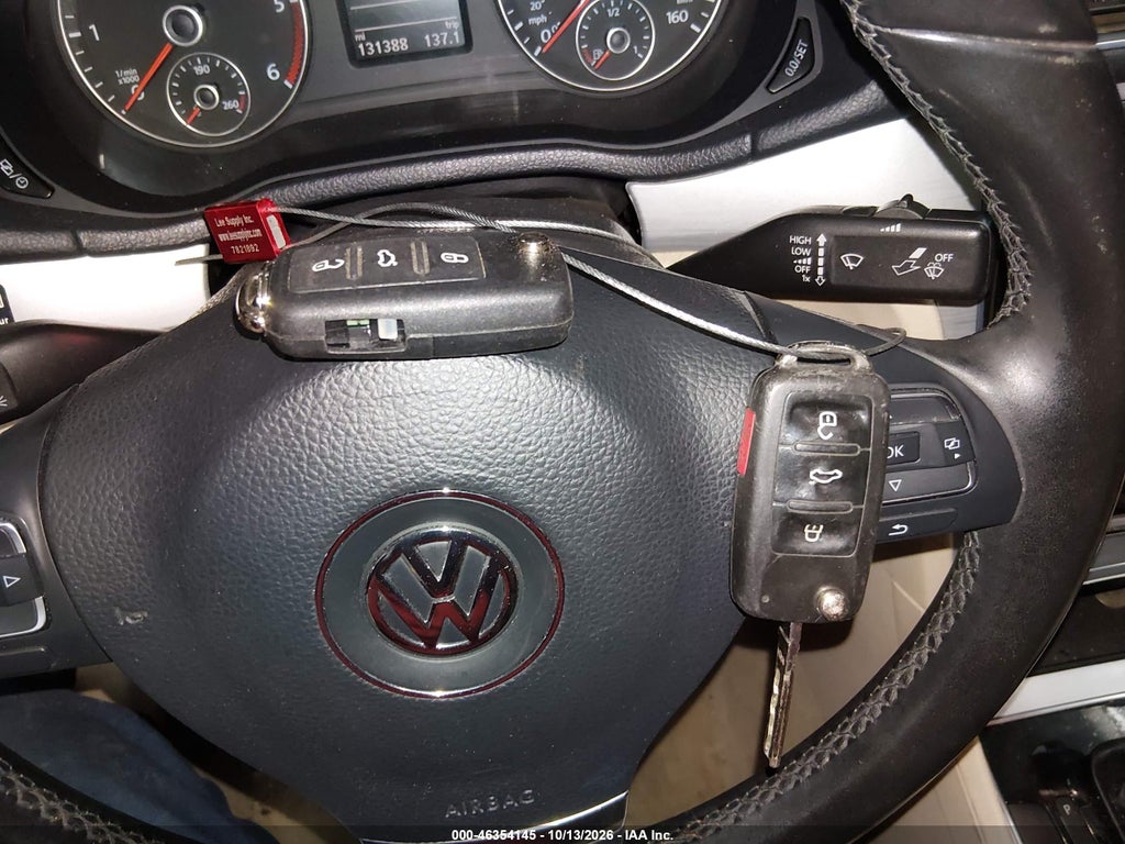 2013 Volkswagen Passat 2.0L TDI SE photo 11