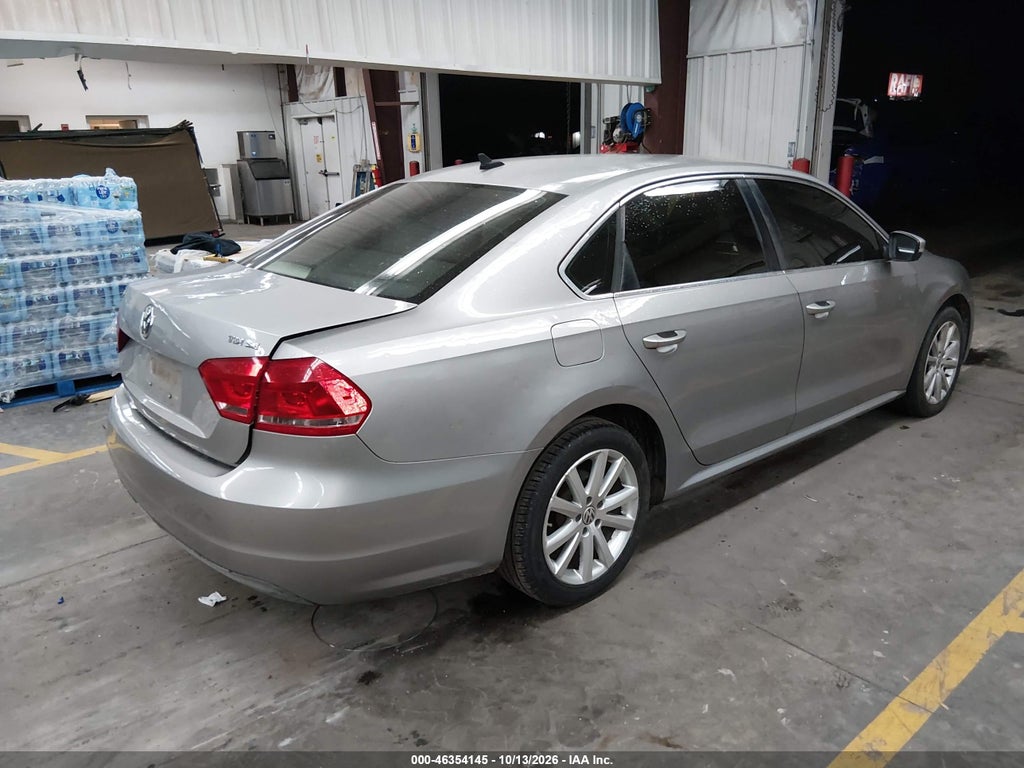 2013 Volkswagen Passat 2.0L TDI SE photo 4