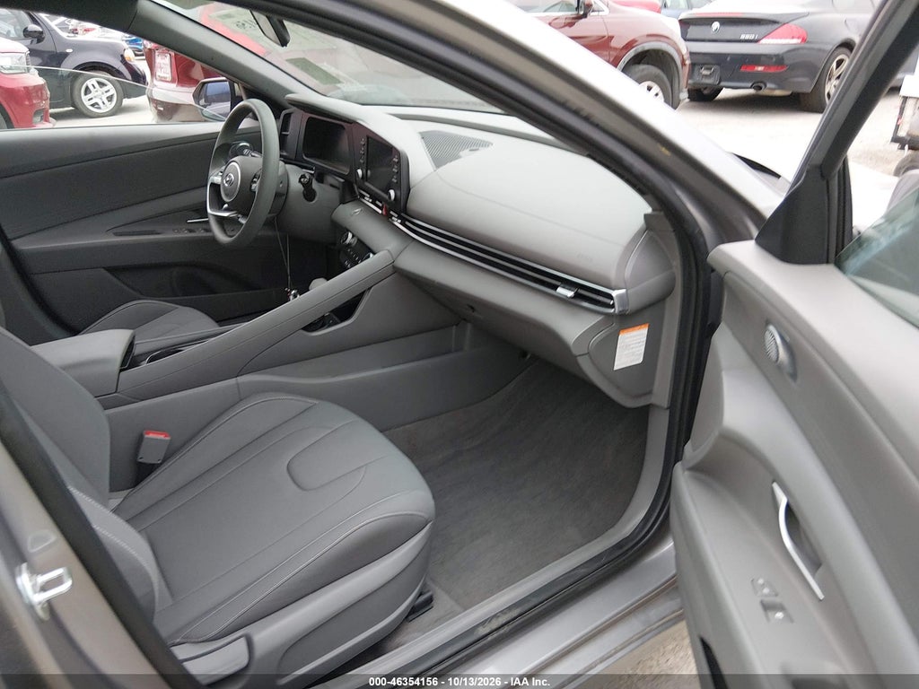 2025 Hyundai Elantra Hybrid Blue photo 5