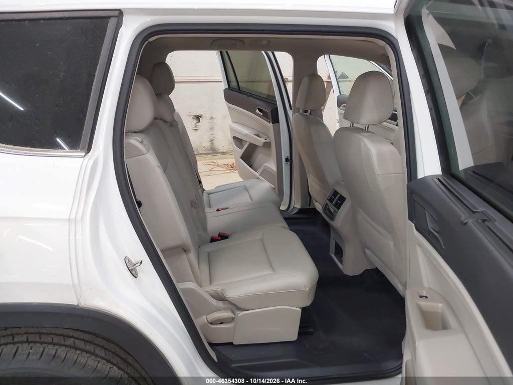 2019 Volkswagen Atlas 3.6L V6 SE W/Technology R-Line photo 8