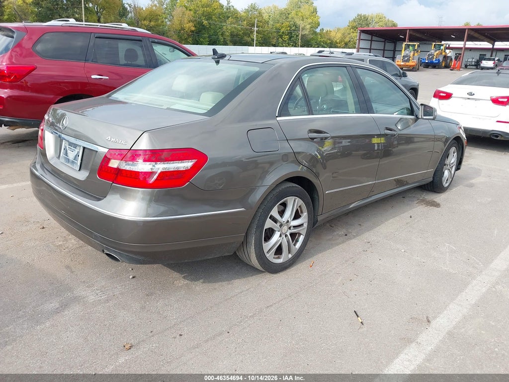 2011 Mercedes-Benz E 350 4MATIC photo 4