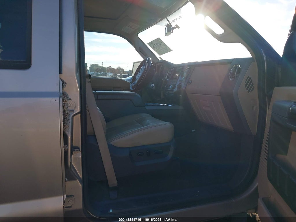 2011 Ford F-250 Lariat photo 5