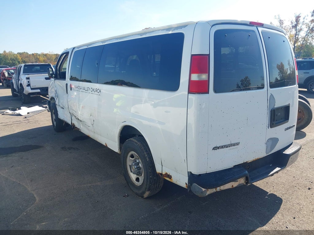 2004 Chevrolet Express photo 3