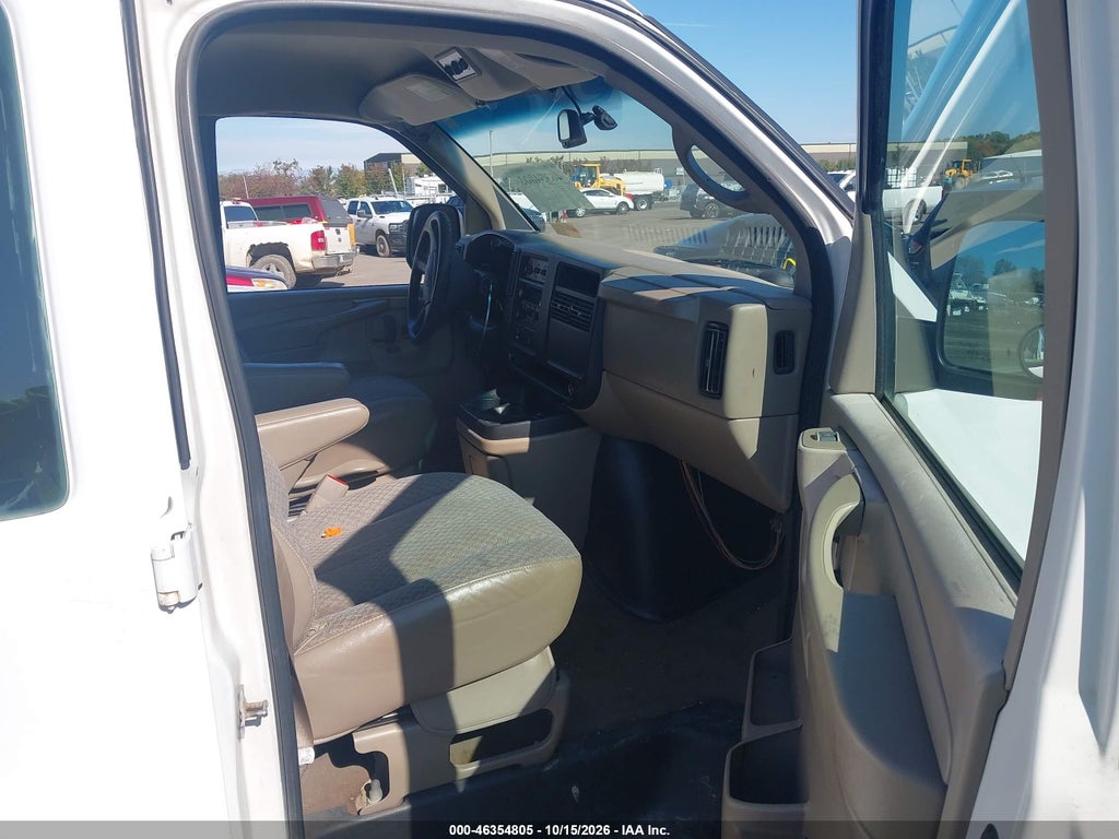 2004 Chevrolet Express photo 5