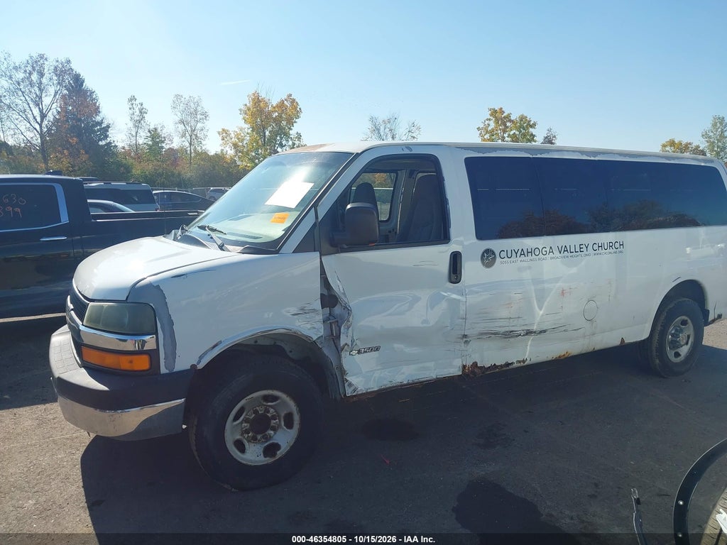 2004 Chevrolet Express photo 6