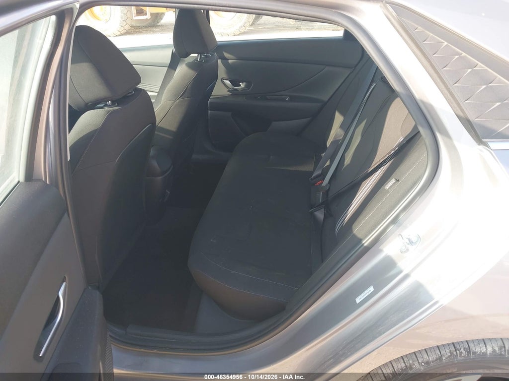2025 Hyundai Elantra SEL Convenience photo 8