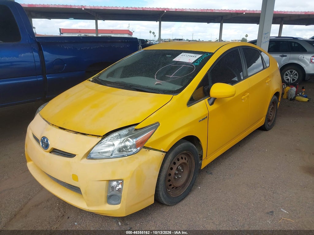 2010 Toyota Prius III photo 2