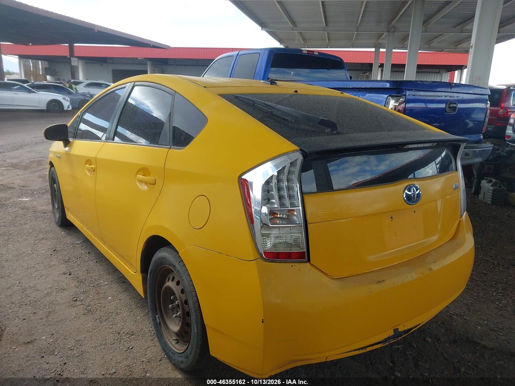 2010 Toyota Prius III photo 3