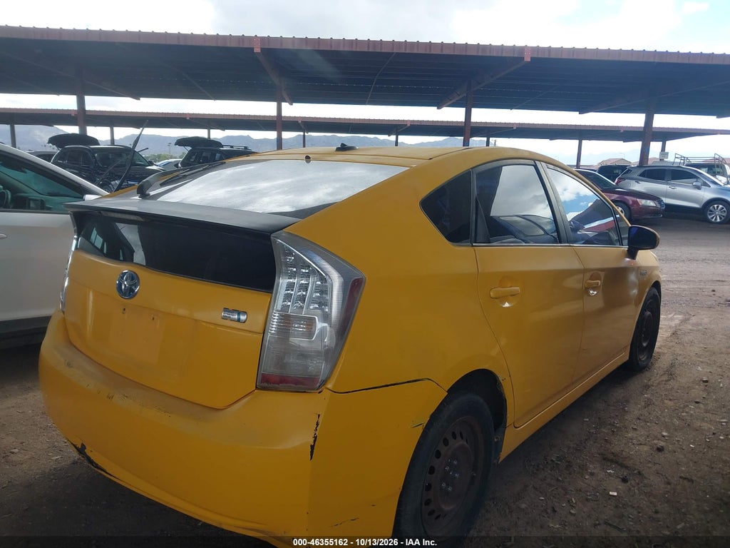 2010 Toyota Prius III photo 4