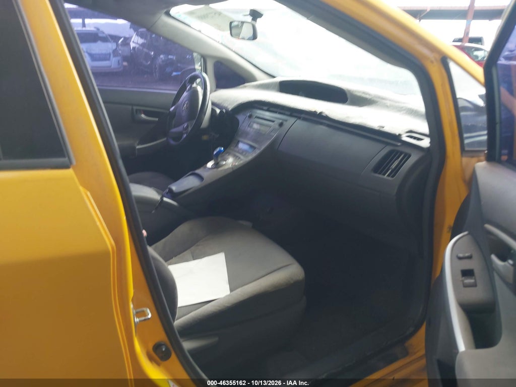2010 Toyota Prius III photo 5