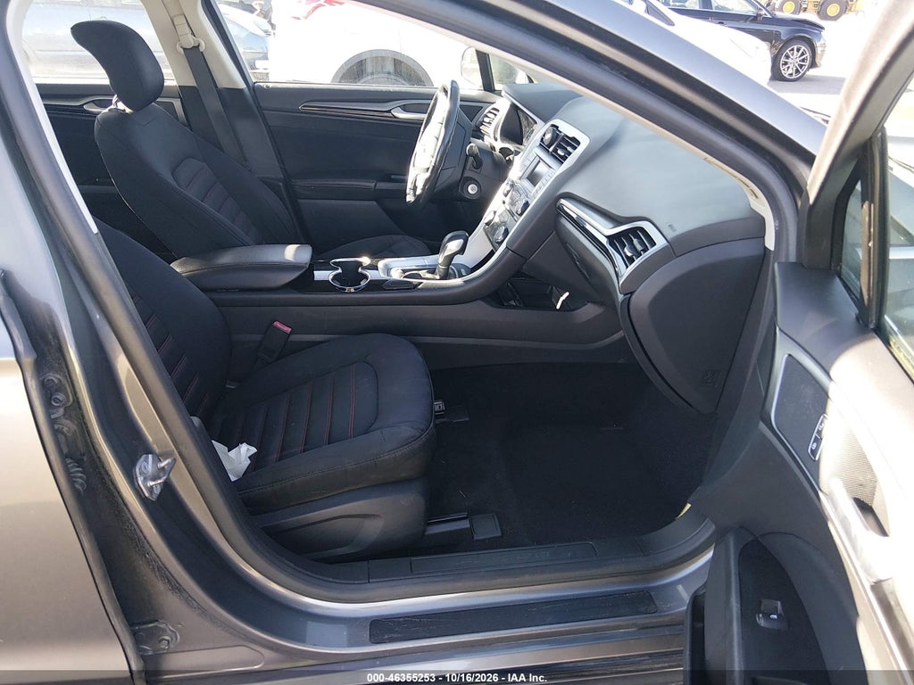 2014 Ford Fusion SE photo 5