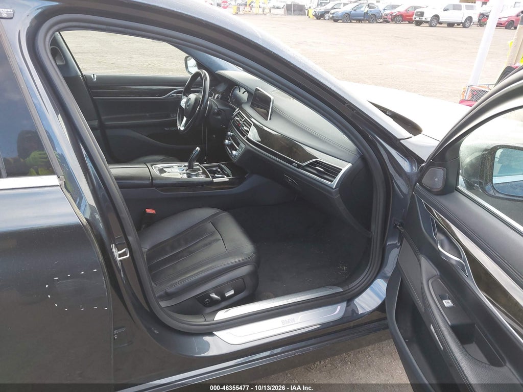 2016 BMW 740I photo 5