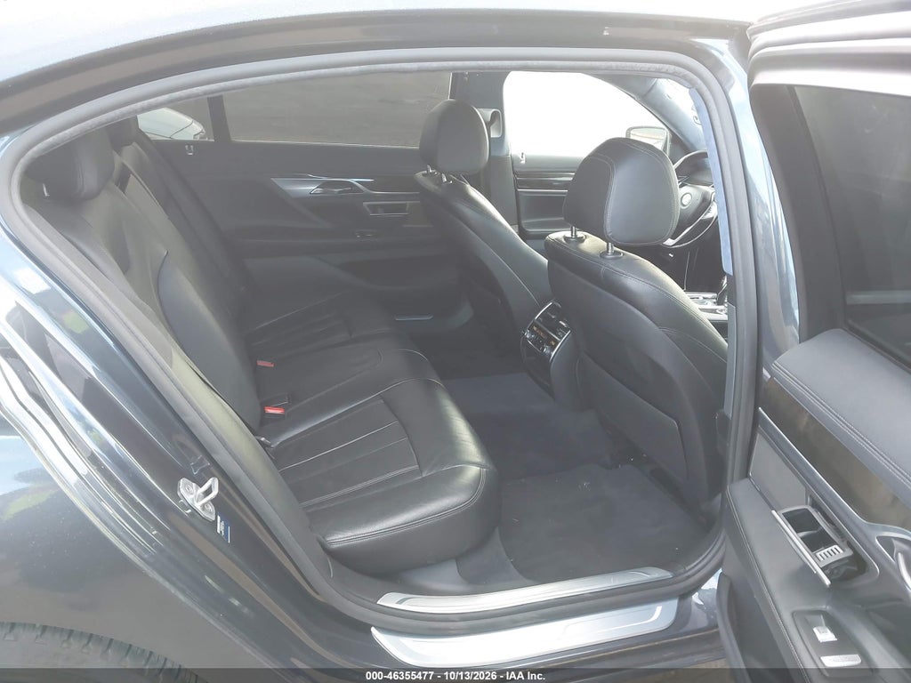 2016 BMW 740I photo 8