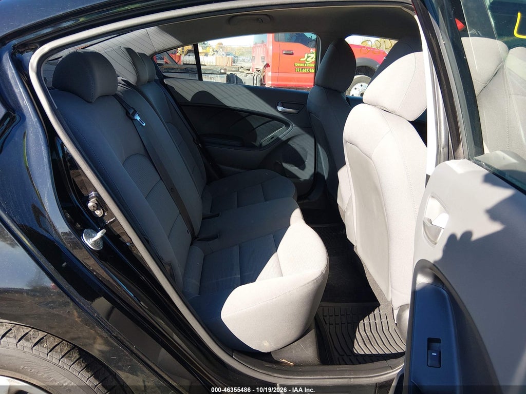 2017 Kia Forte LX photo 8