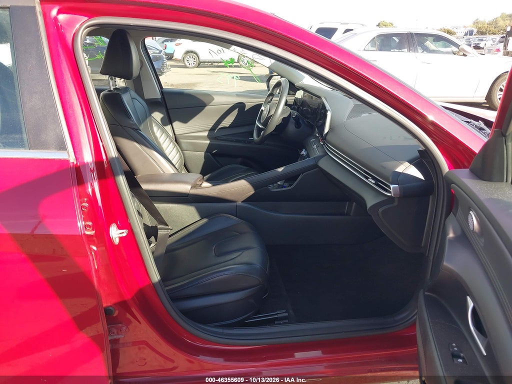2025 Hyundai Elantra Limited photo 5