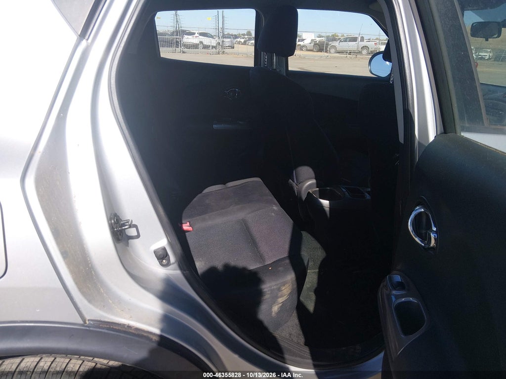 2013 Nissan Juke S photo 8